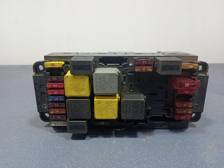 фото №1, Mercedes c клас w203 коробка запобіжників модуль sam 0025459401