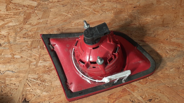 фото №10, Volkswagen passat b6 универсал лампа задняя зад правая w крышка багажника 3c994509406s