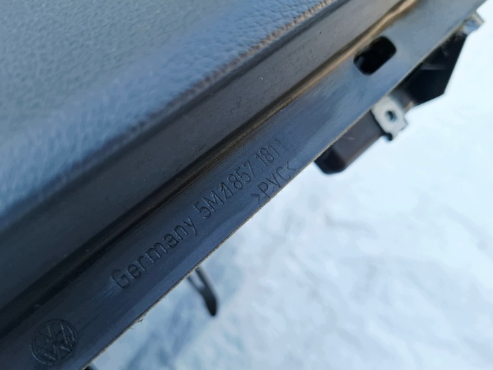 фото №12, Торпедо роздавальна консоль подушки подушка  ремені vw golf v 5 plus + 5m0 2005-
