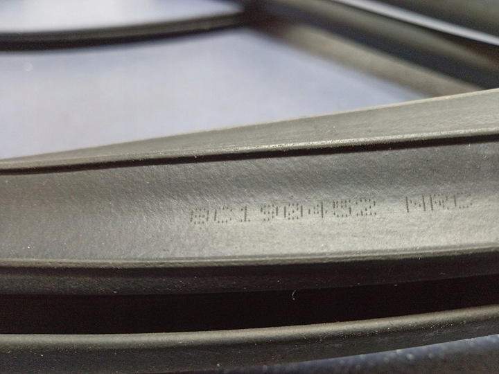 фото №5, Subaru legacy iv sedan прокладка стекло дверь левая