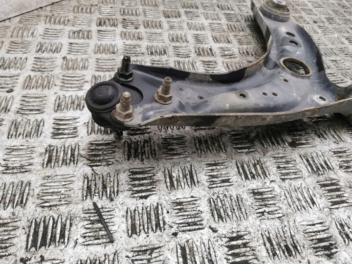 фото №9, Audi q2 - 2017 левая сторона нижний рычаг переднее