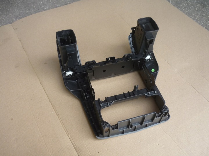 фото №14, Рамка средняя консоли радио opel zafira b 13162556 красивая европа