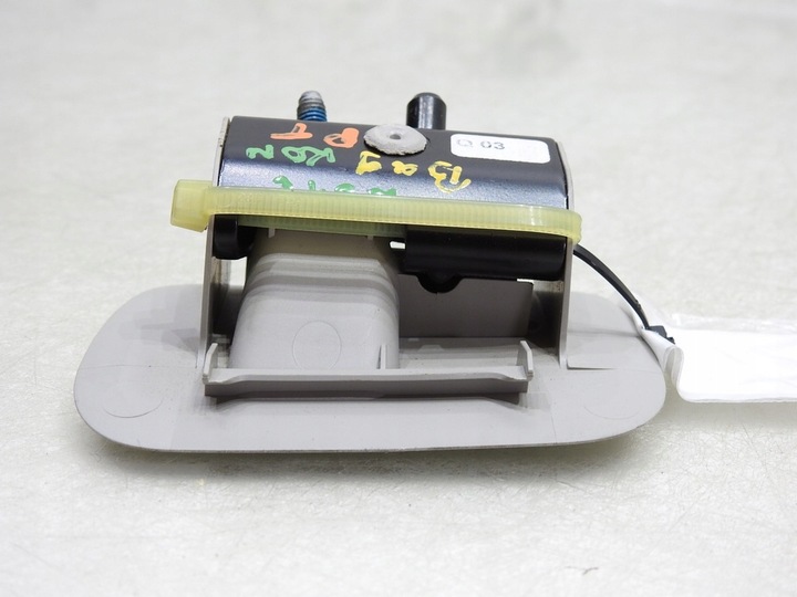 фото №6, Зачіп сітки багажника праві зад w212 універсал