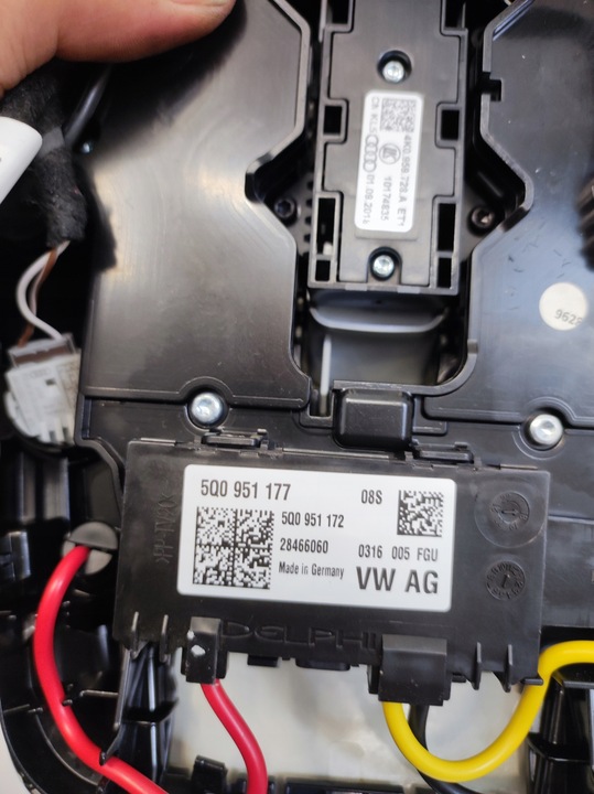 фото №10, Лампа освещение потолок podsutifówki кабины audi q8 e-tron etron