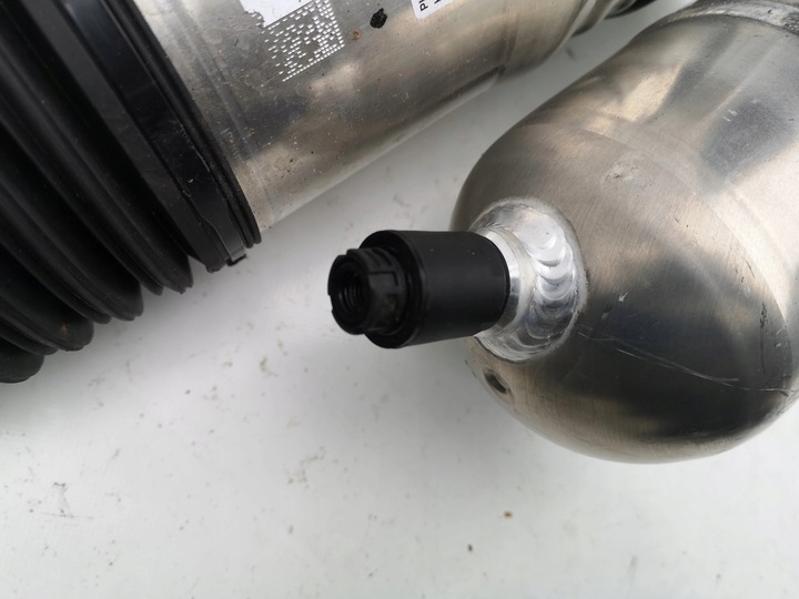 фото №3, A8 d5 амортизатор лівий зад 4n4616001e