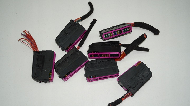 фото №11, Audi volkswagen seat skoda роз'єм коробка запобіжників 8k0941824d