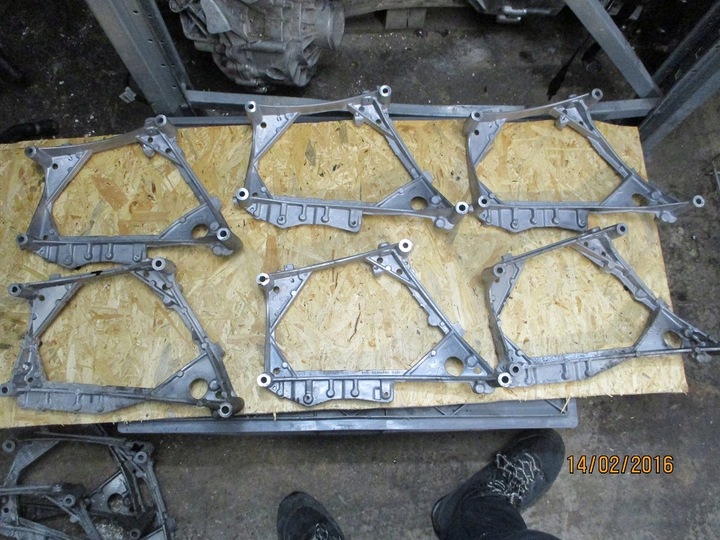 фото №1, Основание лапи интеркулер vw t6 04l145173c