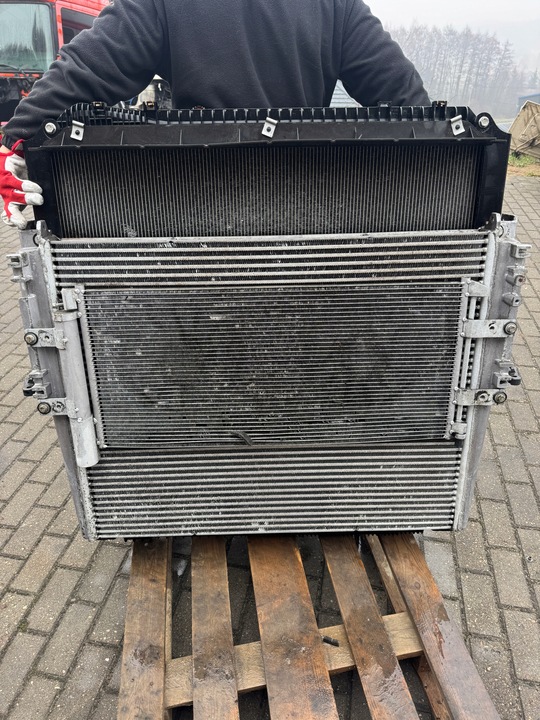 фото №5, Радіаторів комплект води інтеркулер mercedes actros mp4 2018r a9615000900