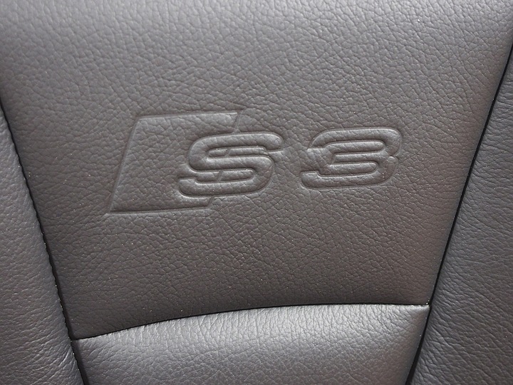 фото №9, Audi s3 8v sedan сидіння диван шкіра біла nić нагрівання bang