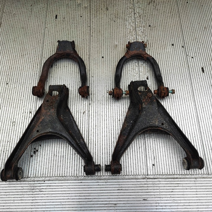 фото №1, Рычаг верхний зад audi vw passat b5 a6 c5 97-04 quattro комплект