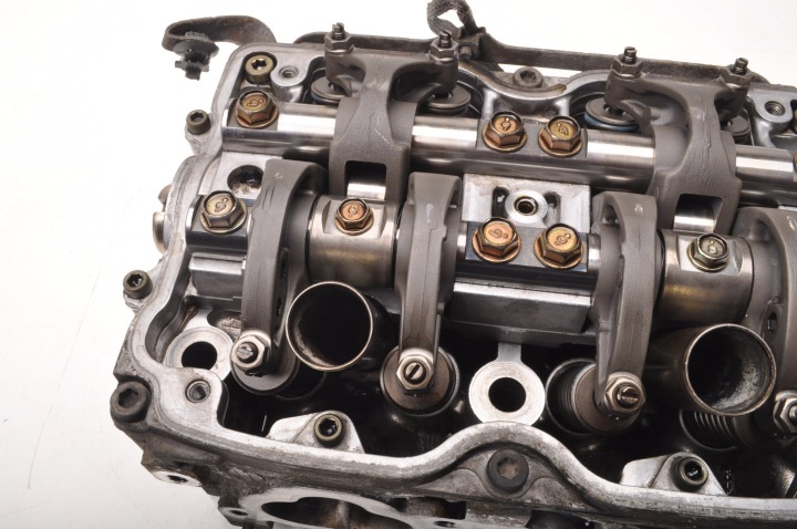 фото №7, Subaru legacy iv 2.5 16v 115kw 156km правая головка двигателя ej25
