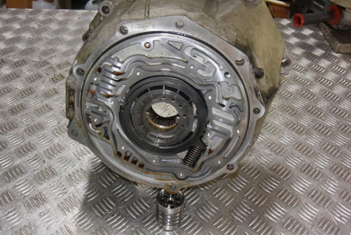 фото №9, Корпус колокол коробки bmw e82 e88 e90 e91 e92 gm 6l45 w70815601 7576679
