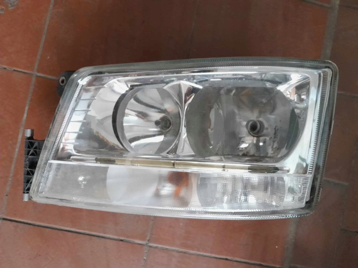 фото №1, Лампа фара ліва перед 81251016707 man tgx 18.440 led