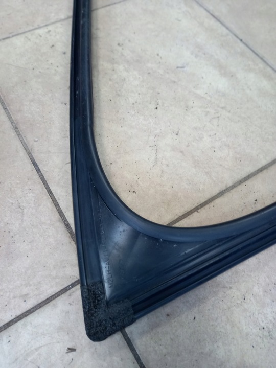 фото №3, Рамка прокладка дверь ford b-max перед оригинал.