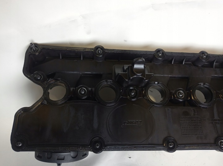 фото №8, Крышка клапанов vw jetta 2.5 benz cbt 07k103475e