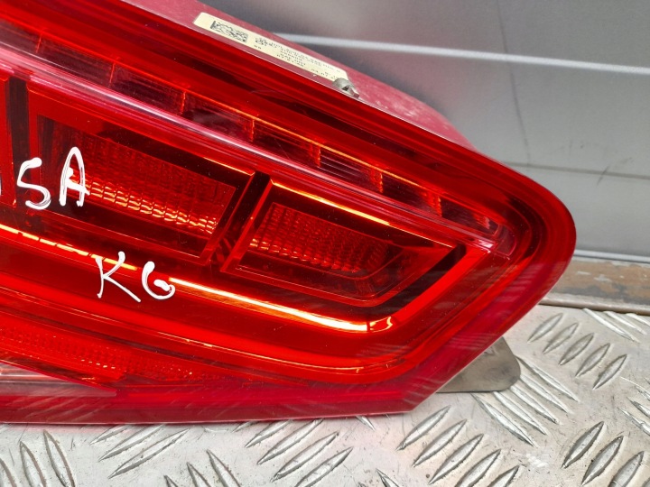 фото №6, Audi a8 s8 d4 4h 2012 зад сторона ліва лампи задньої кришки багажника