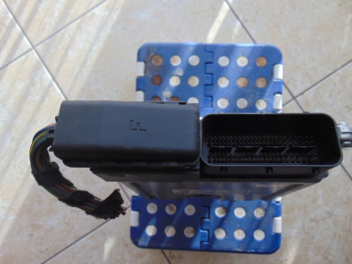 фото №7, Компьютер ecu vito 2.2cdi a6461500500 0281015923