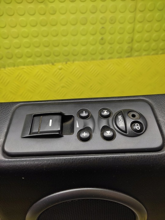 фото №7, Land rover discovery iii обивка боковина дверь левый зад