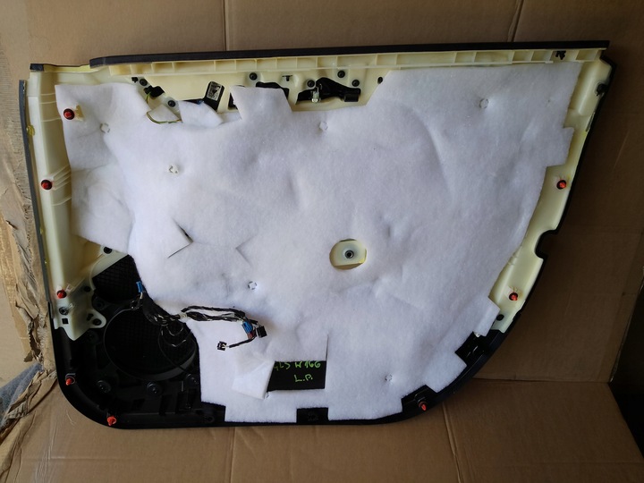 фото №4, Обивка боковина дверь перед левая mercedes gls w166