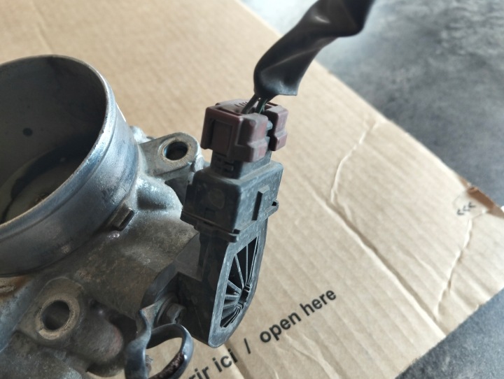 фото №7, Дроссельная заслонка mitsubishi outlander i 2.0 4g63 03-06r