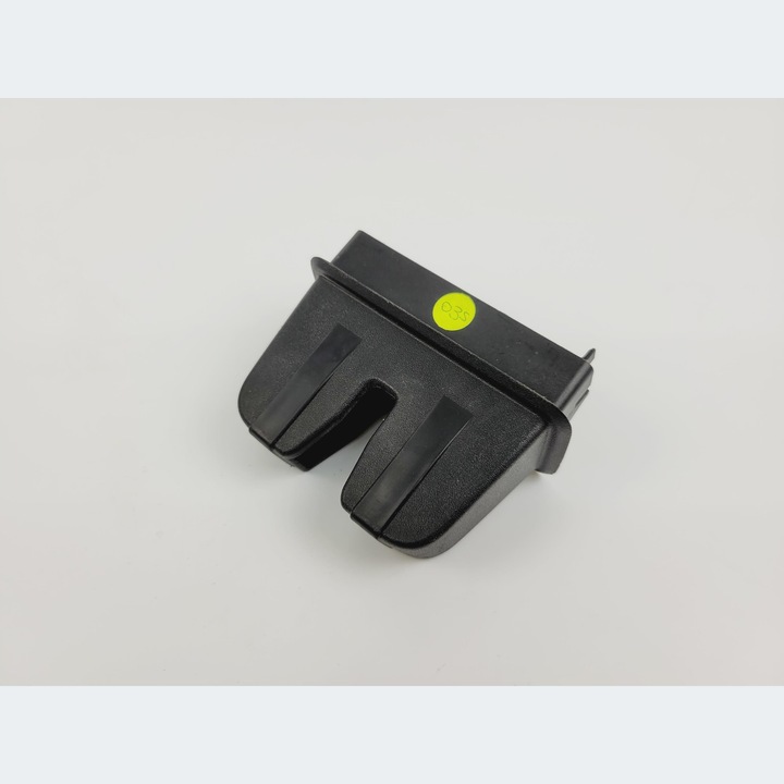 фото №1, Защита замка багажника vw passat b8 sedan