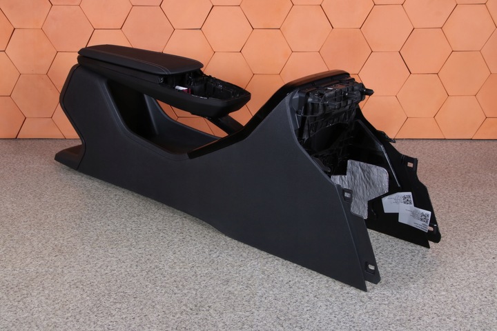 фото №9, Bmw x1 u11 u06 туннель средний подлокотник чёрный англичанин