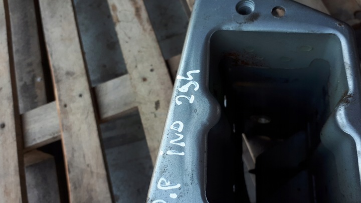 фото №5, A4 b8 s4 лонжерон наконечник праві права перед ly7g