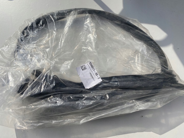 фото №1, 1090511-99-e tesla 3 прокладка двері зад ліва