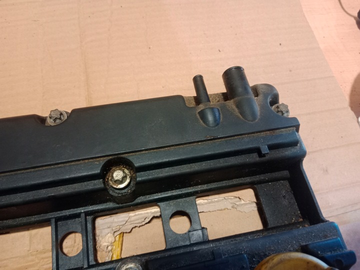 фото №4, Крышка клапанов 1.2 16v 75 km z12xe opel astra agila corsa c d