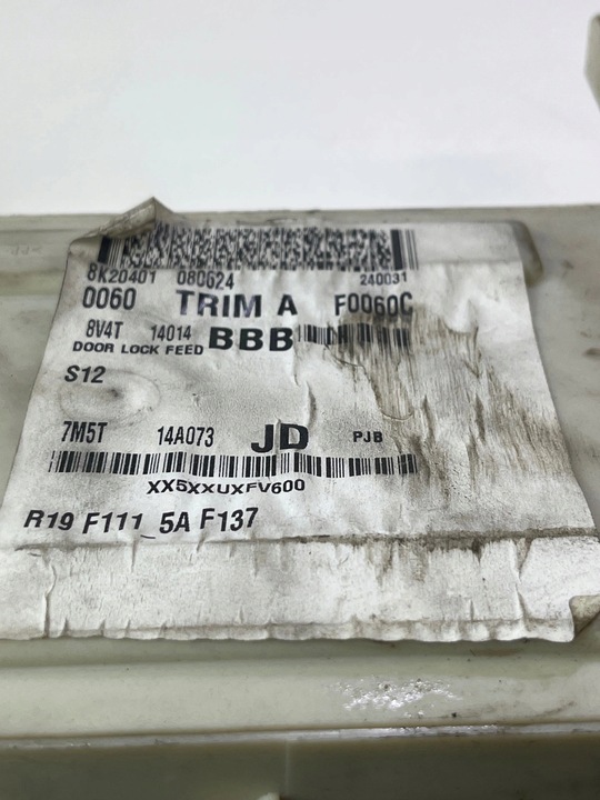 фото №9, Коробка запобіжників модуль bsi ford kuga mk1 jd bbb