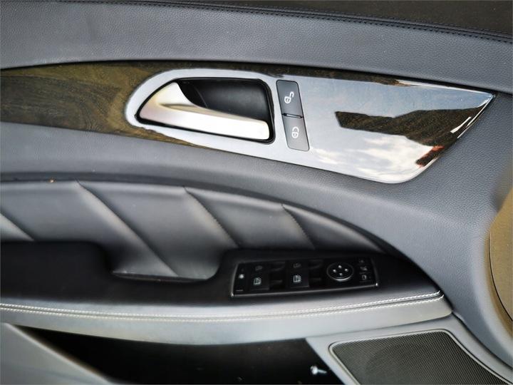 фото №13, Mercedes cls w218 x218 рестайлінг універсал салон сидіння диван обшивки європа