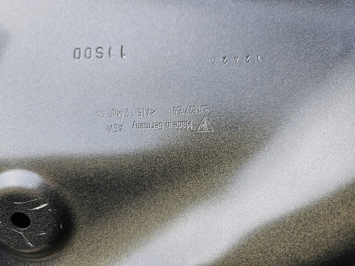 фото №4, Porsche taycan 4s 9j1 кришка багажника зад задня