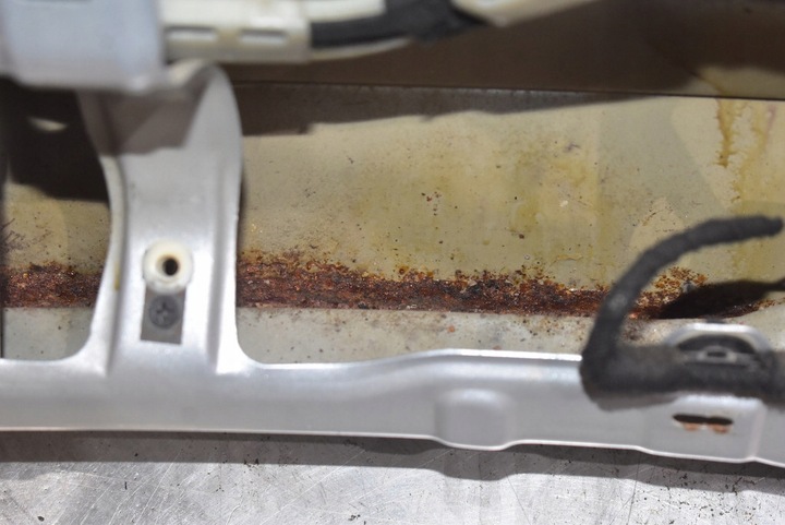 фото №14, Крышка багажника зад задняя серебряная vw golf 4 iv универсал 97-06