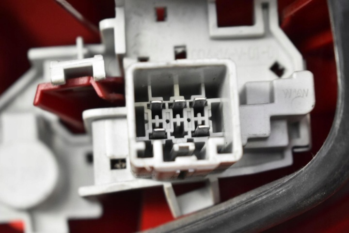 фото №6, Фара левая зад задняя 8a61-13405-a ford fiesta mk7 5d 06-10