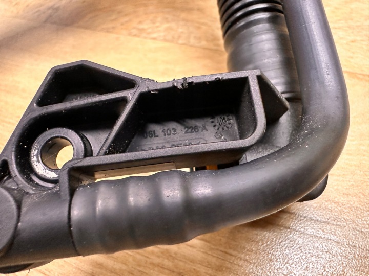 фото №5, Audi a4 b9 8w a5 f5 tfsi 2.0 tfsi cym cymc трубка  трубка турбокомпрессора