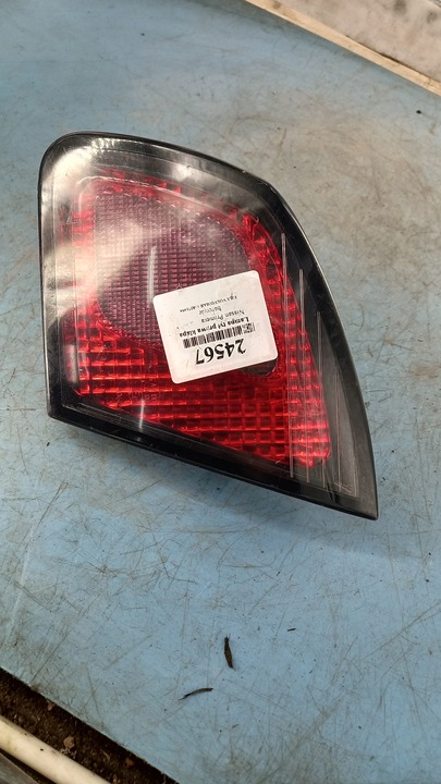 фото №1, Лампа зад правая крышка nissan primera 99r