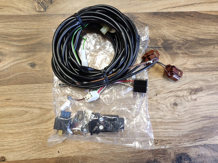 фото №1, Toyota avensis t25 03-08 новый набор do монтажа галоген