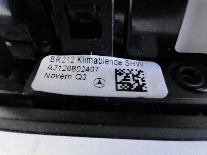 фото №8, Mercedes e 207 c/a панель кондиционера воздуховод w207