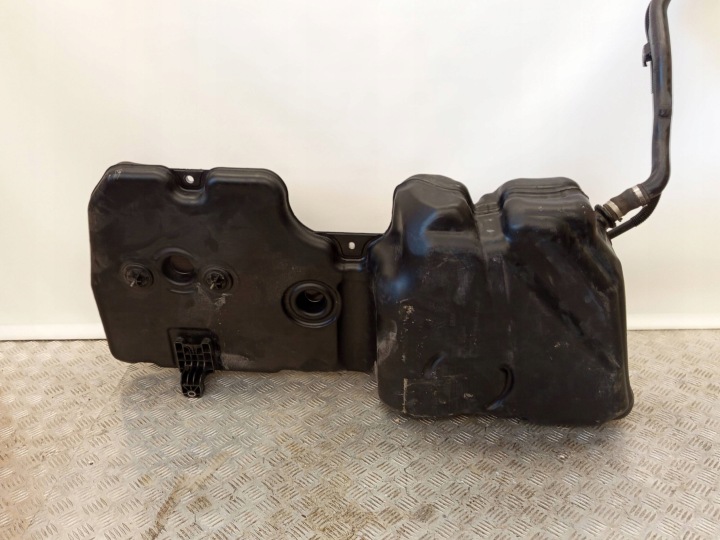 фото №13, Bmw (oem) 7465135 1' f40 бак bak заливная горловина топлива бензин