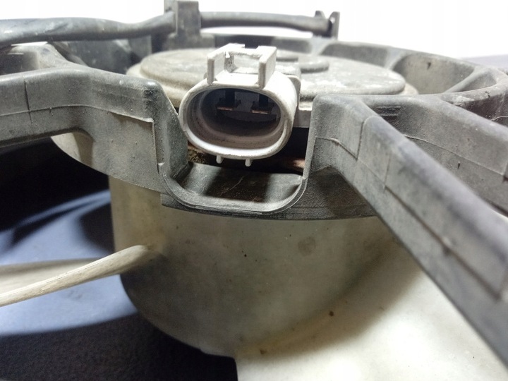 фото №5, Toyota avensis ii t25 2.0 d-4d вентилятор вентилятор радиатор 16363-0g060