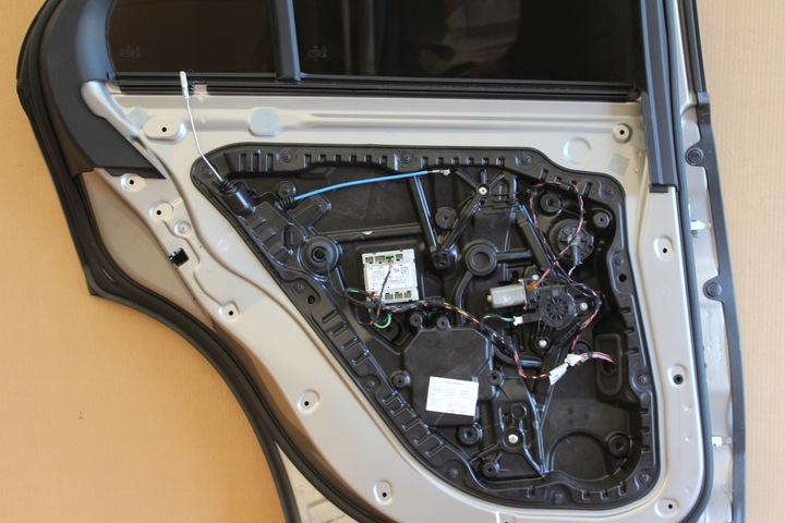 фото №8, Дверь задние левая зад стекло mercedes gle 167 suv