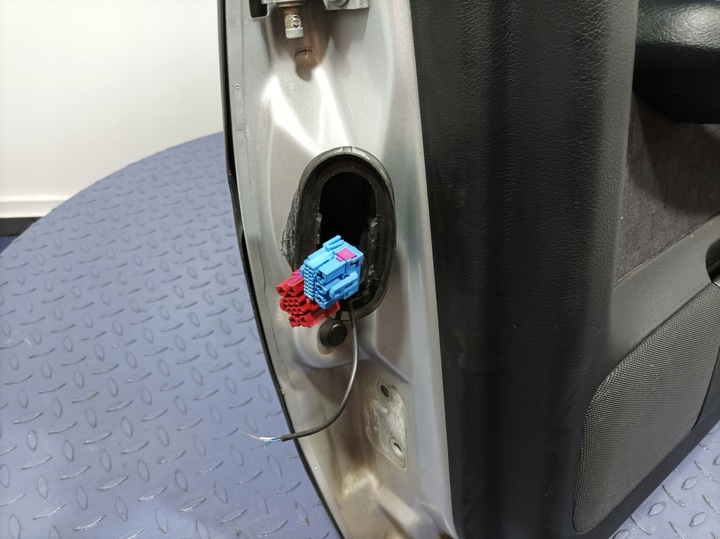 фото №11, Audi a6 c5 sedan дверь зад правые ly7w