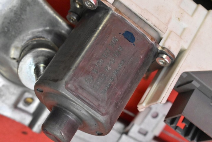 фото №8, Стеклоподъемник правый перед mitsubishi eclipse 4 iv 4g купе 06-09