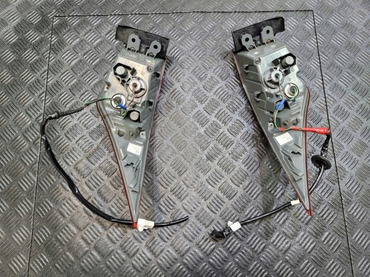 фото №12, Фара зад правое задняя правая 81550-53280 европа lexus is iii 300 h