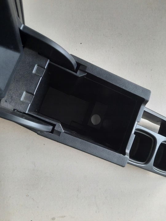 фото №8, Suzuki s-cross sx4 16- рестайлинг туннель средний подлокотник бардачок европа