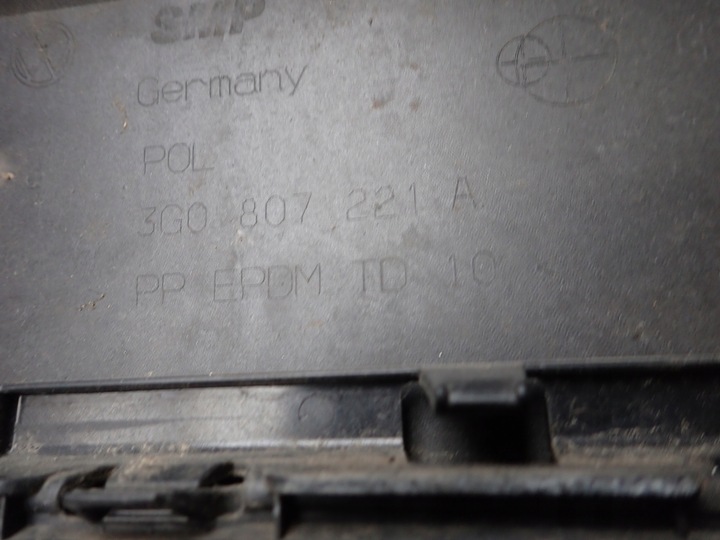 фото №14, Vw passat b8 highline 14-19 бампер перед переднее распылитель pdc 3g0807221a