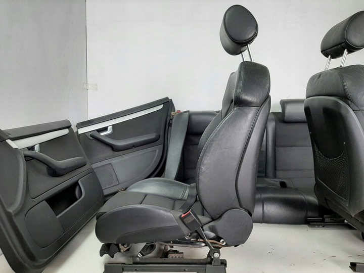 фото №13, Audi a4 b7 sedan s-line 07r сиденья водителя пассажира диван обшивки полукожа