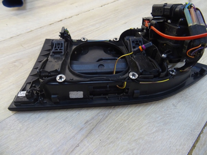 фото №7, Audi e-tron гнездо крышка зарядки 4ke810002b llu