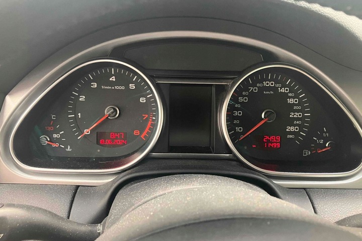 фото №13, Audi q7 боковина багажника + ролета 4l0867606b 4l0867606c 4l0867973e 4l086797