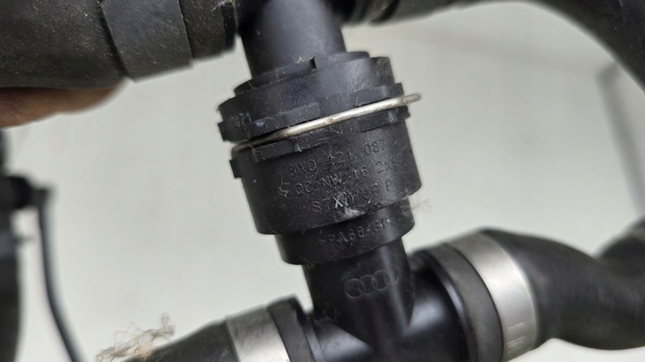 фото №12, Audi a4 b9 шланг шланг трубка воды 8w0121030k 8w0121140